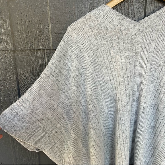 Hello Nite gray open front short sleeve cardigan - Picture 5 of 10